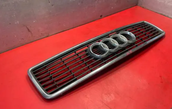 Audi A6 S6 C4 4A Front grill 4A0853651