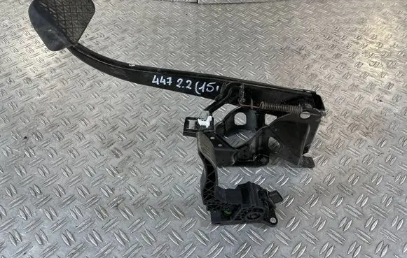 Mercedes-Benz Vito Viano W447 Pedal assembly A9073010200