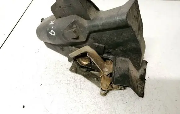 Mercedes-Benz C W202 Rear door lock 2027300535