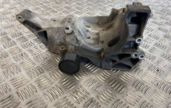 BMW X1 E84 Generator/alternator bracket 7802639