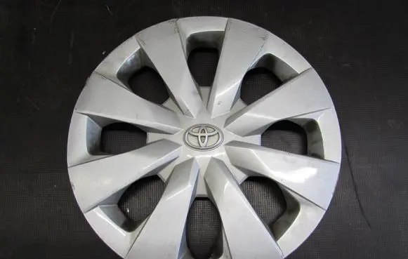 Toyota Corolla E210 E21 R15 wheel hub/cap/trim 4260202551