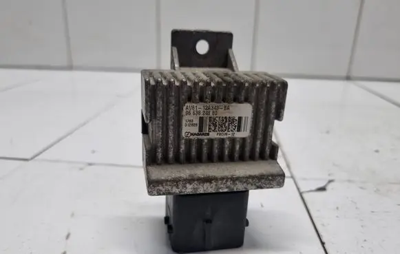 Citroen Berlingo Glow plug pre-heat relay AV6112A343BA 9663824880