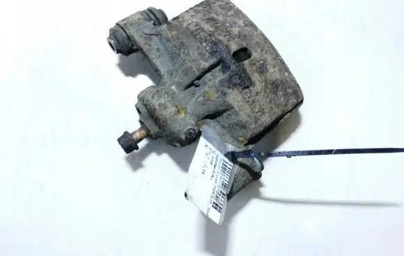 Toyota Avensis T220 Rear brake caliper