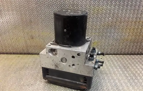 BMW 5 E60 E61 ABS Pump 6783360 0130108126