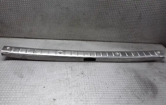 Trunk/boot sill cover protection