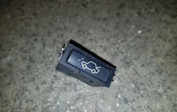 Tailgate opening switch