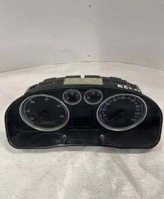Volkswagen PASSAT B5.5 Speedometer (instrument cluster) 3B0920826A 230501032249 VW77Z0A3715711