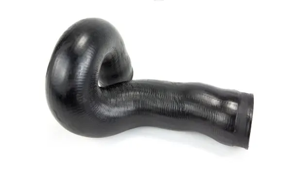 Volkswagen PASSAT B5.5 Intercooler hose/pipe 8D0145746