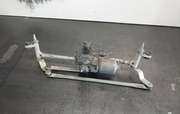Front wiper linkage and motor