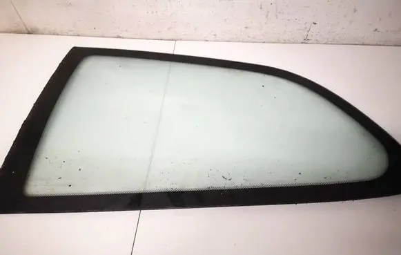 Mitsubishi Colt Rear side window