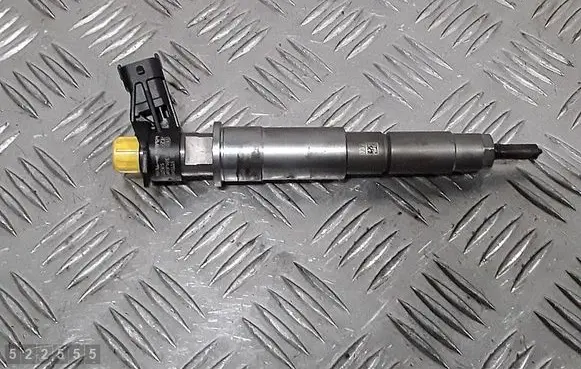 Nissan Qashqai Fuel injector 0445115084 H82828929