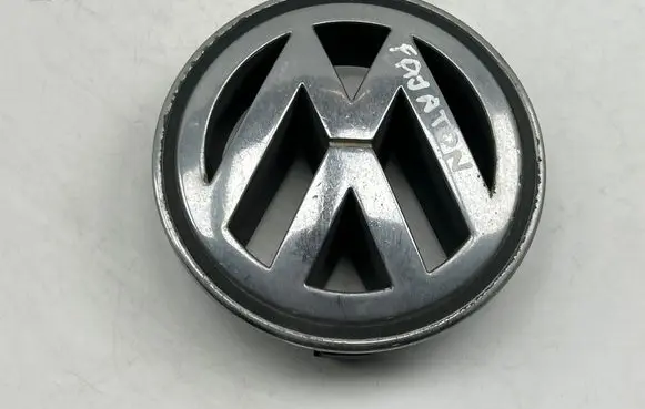 Volkswagen Phaeton Manufacturer badge logo/emblem 3D7853600