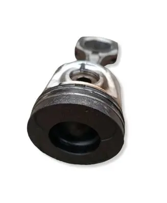 Opel Monterey Piston with connecting rod 