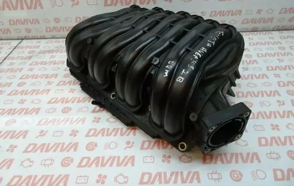 Toyota Avensis T250 Intake manifold 