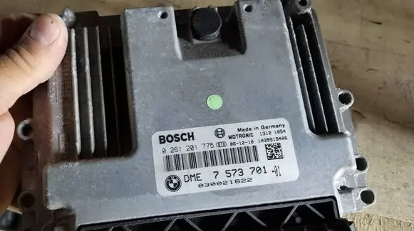 Mini One - Cooper Coupe R56 Engine control unit/module 0261201775 7573701 030021622