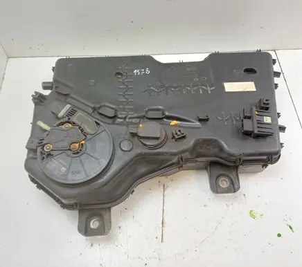 Volkswagen Amarok AdBlue liquid reservoir 2H6131877 5Q0131969C 7N0941329