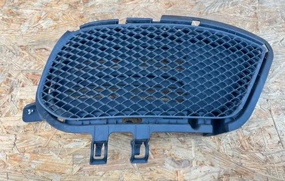 Mercedes-Benz GLA W156 X156 Front bumper lower grill A1568855422 A1568855122