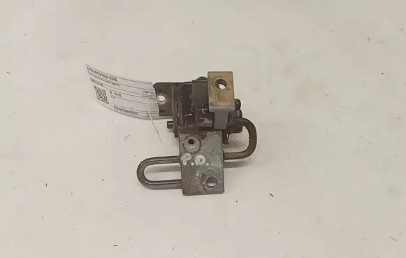 Audi A6 S6 C6 4F Rear door lower hinge 8E0831412B