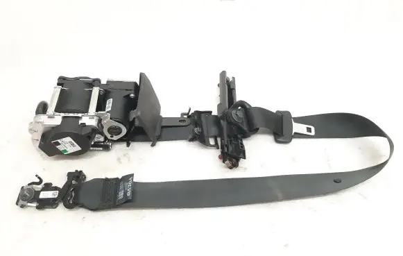 Volvo XC90 Front seatbelt 32131153