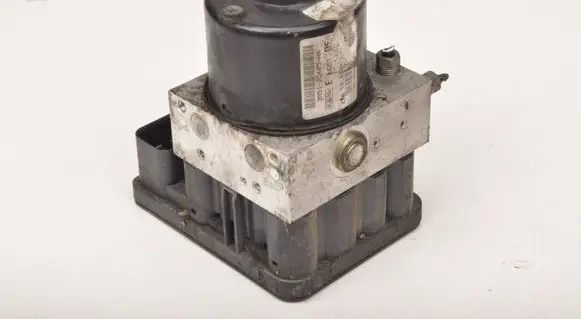 Ford Focus ABS Pump 3M512C405HA