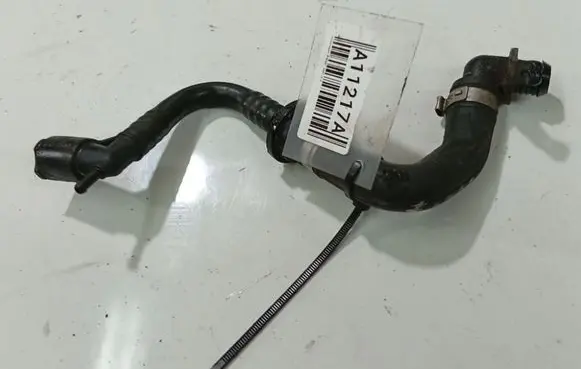 Volkswagen PASSAT B6 Engine coolant pipe/hose 