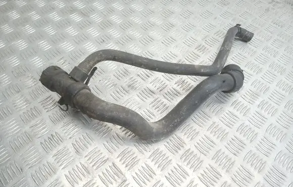 Volkswagen PASSAT B5.5 Engine coolant pipe/hose