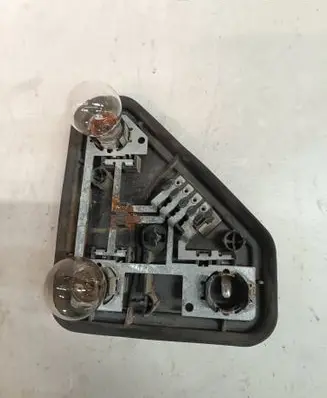 BMW 5 E39 Tail light bulb cover holder 8371326