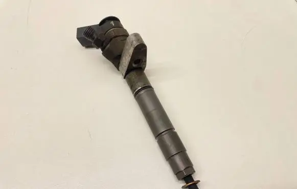 Mercedes-Benz A W169 Fuel injector A6400700787
