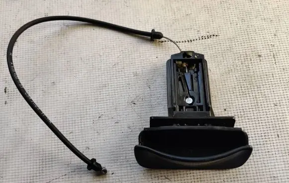 Mercedes-Benz Vito Viano W639 Hand brake release handle A6394270012