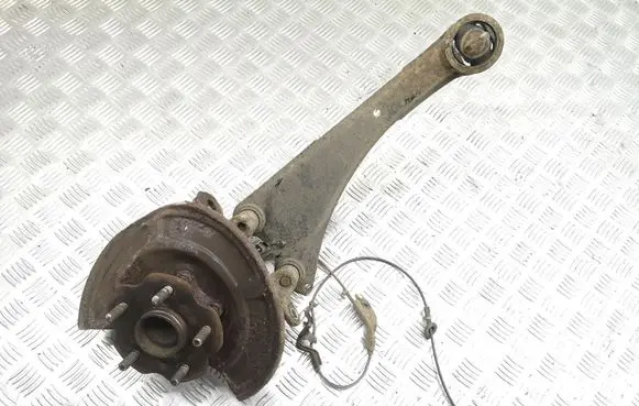 Toyota Avensis T270 Rear wheel hub