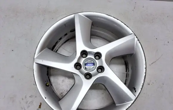 Volvo V70 R18 alloy rim 30714023