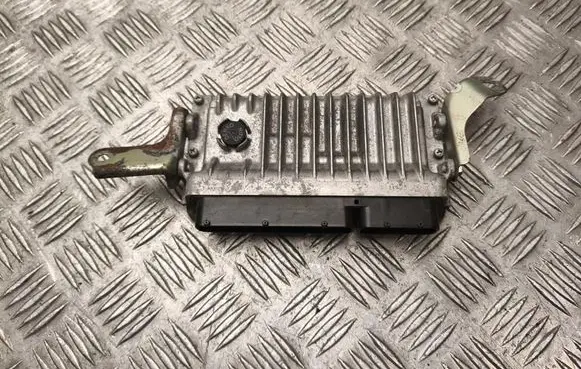 Toyota Yaris Engine control unit/module 896610U230
