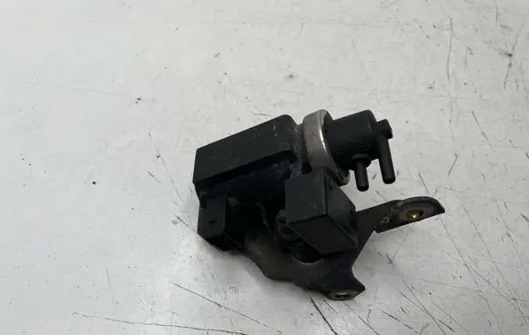 BMW X5 E53 Valve vacuum 11742247906