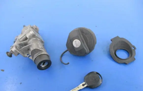 Skoda Fabia Mk2 (5J) Ignition lock 4B0905851C