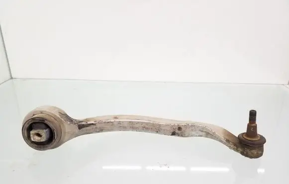 Volkswagen PASSAT B5 Front lower control arm/wishbone