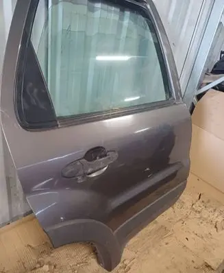 Ford Maverick Rear door
