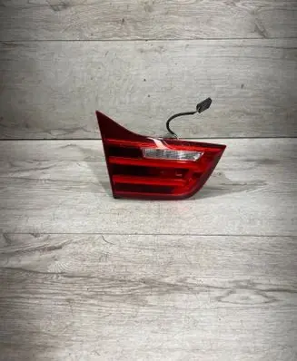 Tailgate rear/tail lights