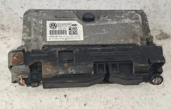 Seat Ibiza IV (6J,6P) Engine control unit/module 03C906024CD 8PN30DVBK 0102605