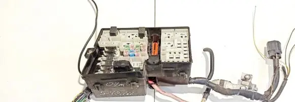 Volvo V50 Fuse box set 8688040 518818000