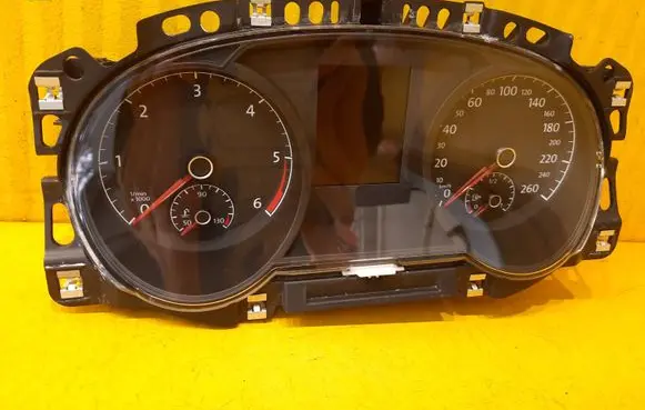 Volkswagen Golf VII Speedometer (instrument cluster) 5G1920751A