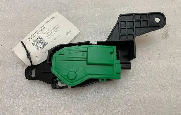 Fuel tank cap lock motor