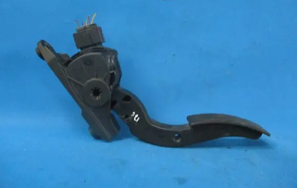 Hyundai i20 (PB PBT) Accelerator throttle pedal 32700-1RXXX