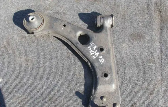 Opel Corsa D Front lower control arm/wishbone