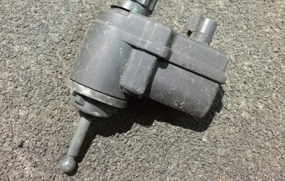 Opel Astra F Headlight level adjustment motor 90413185 35.130