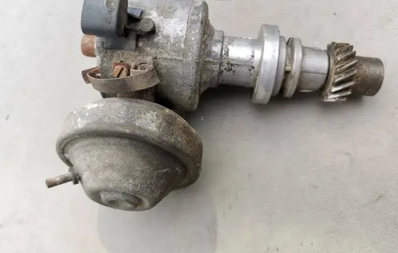 Volkswagen Golf II Spark distributor 055905205P Z415 0237022007