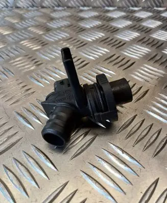 Opel Insignia A Breather valve 55568910