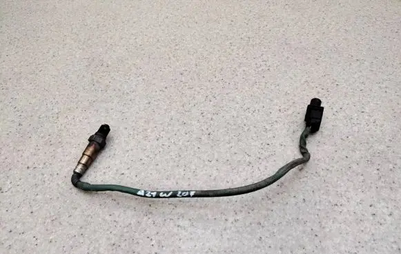 Mercedes-Benz E C207 W207 Lambda probe sensor 0035427018