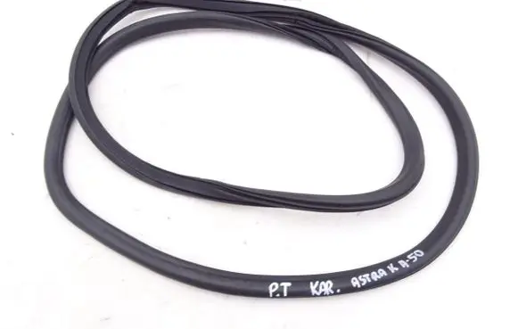 Mitsubishi Pajero Rear door rubber seal (on body) 39071822