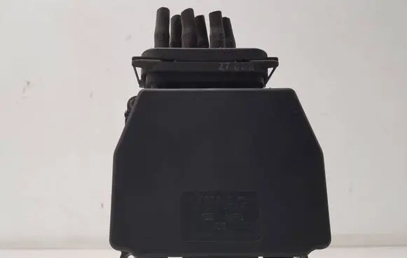 Volkswagen Touran I Turbo solenoid valve 6Q0131075 03G131051AB