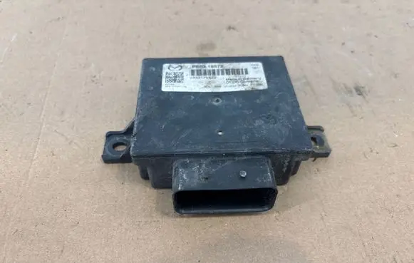 Mazda 5 Other control units/modules PE0318572 0332170822 8ES01087100